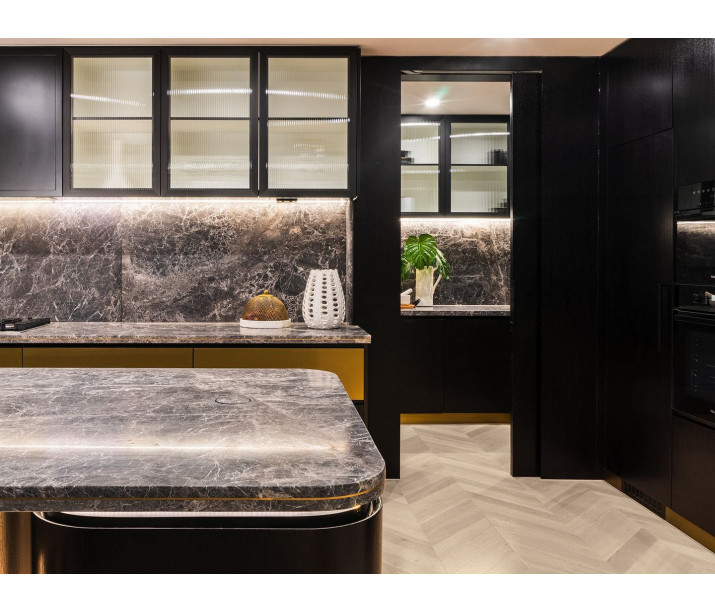 Chevron Chateau Grey Kitchen Butlers Entry 2017166303 2 1 210802 014458 W2000 H1500 1